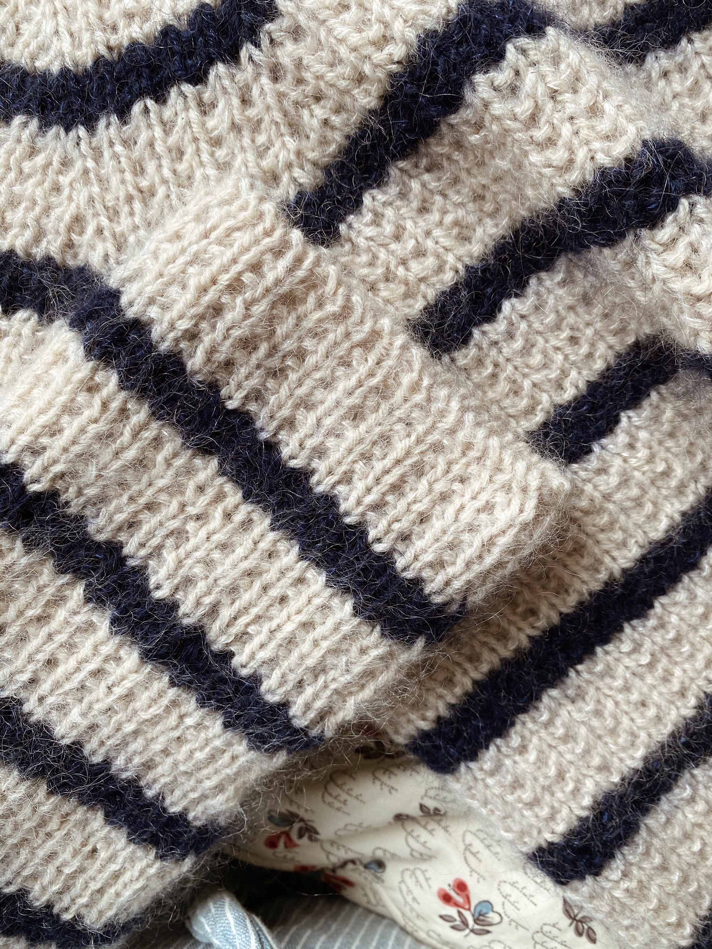 Sweater No. 12 - FRANÇAIS - Image 4