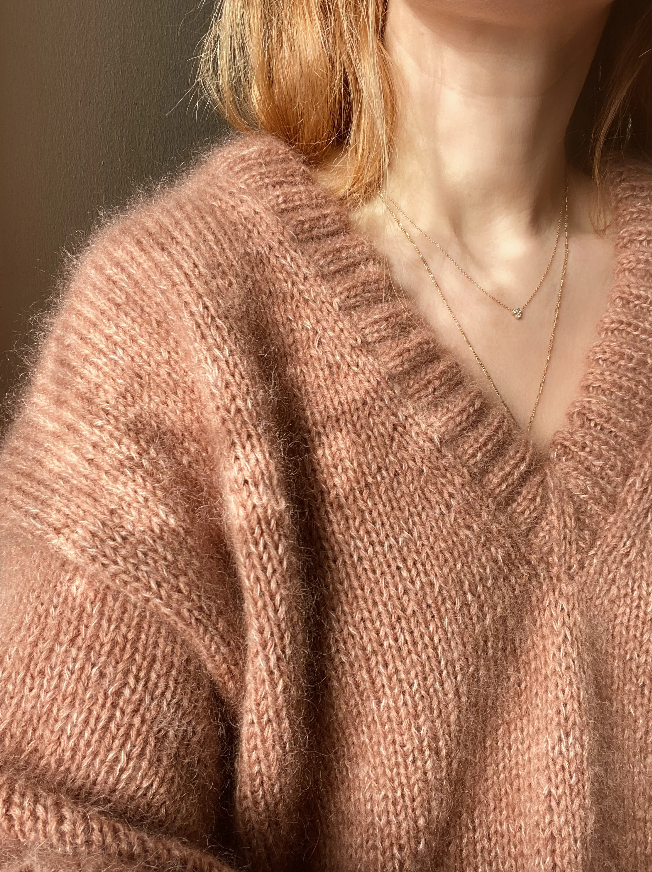 Sweater No. 14 V-neck - DEUTSCH - Image 4