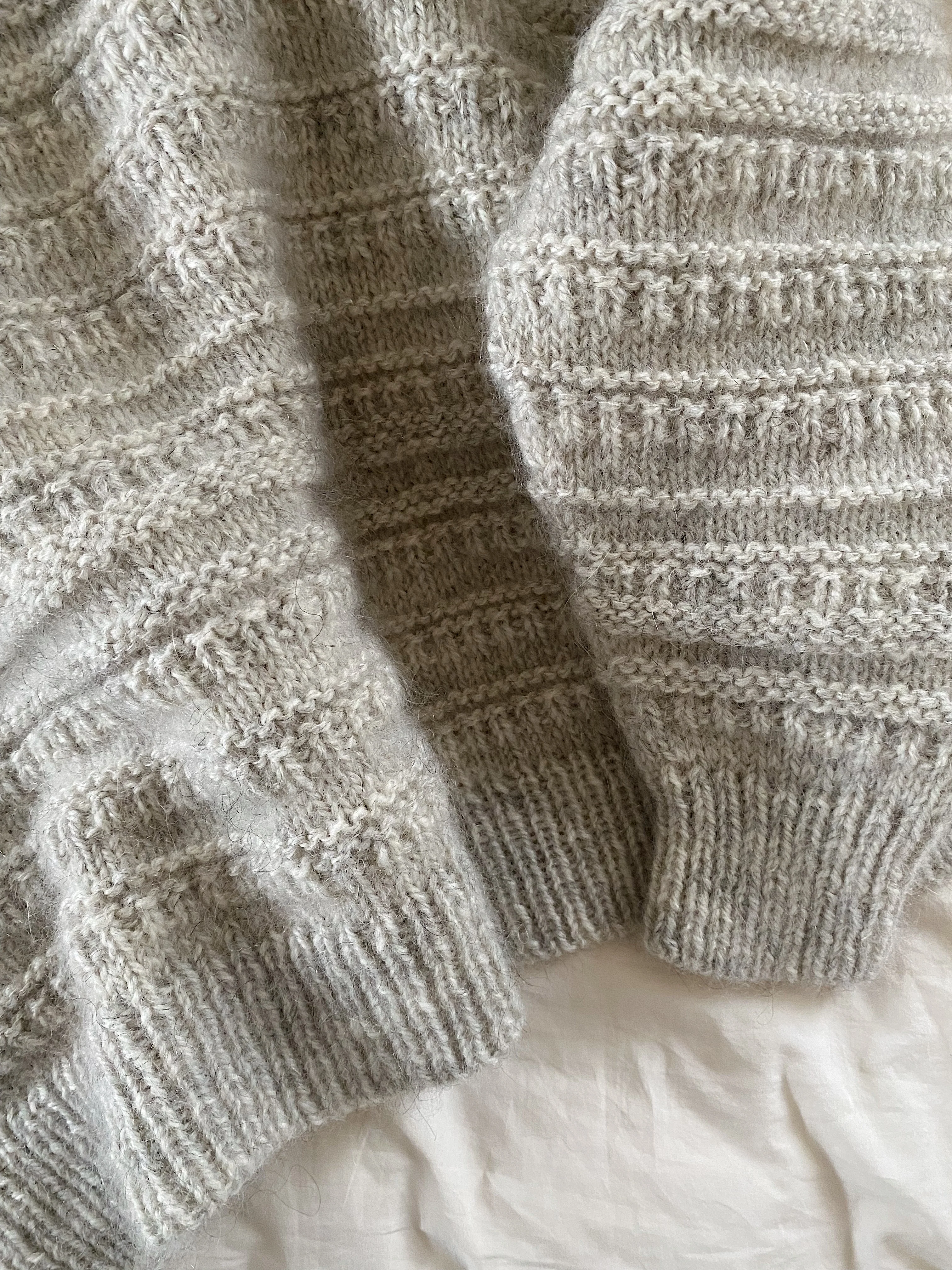 Sweater No. 18 - ENGLISH - Image 9