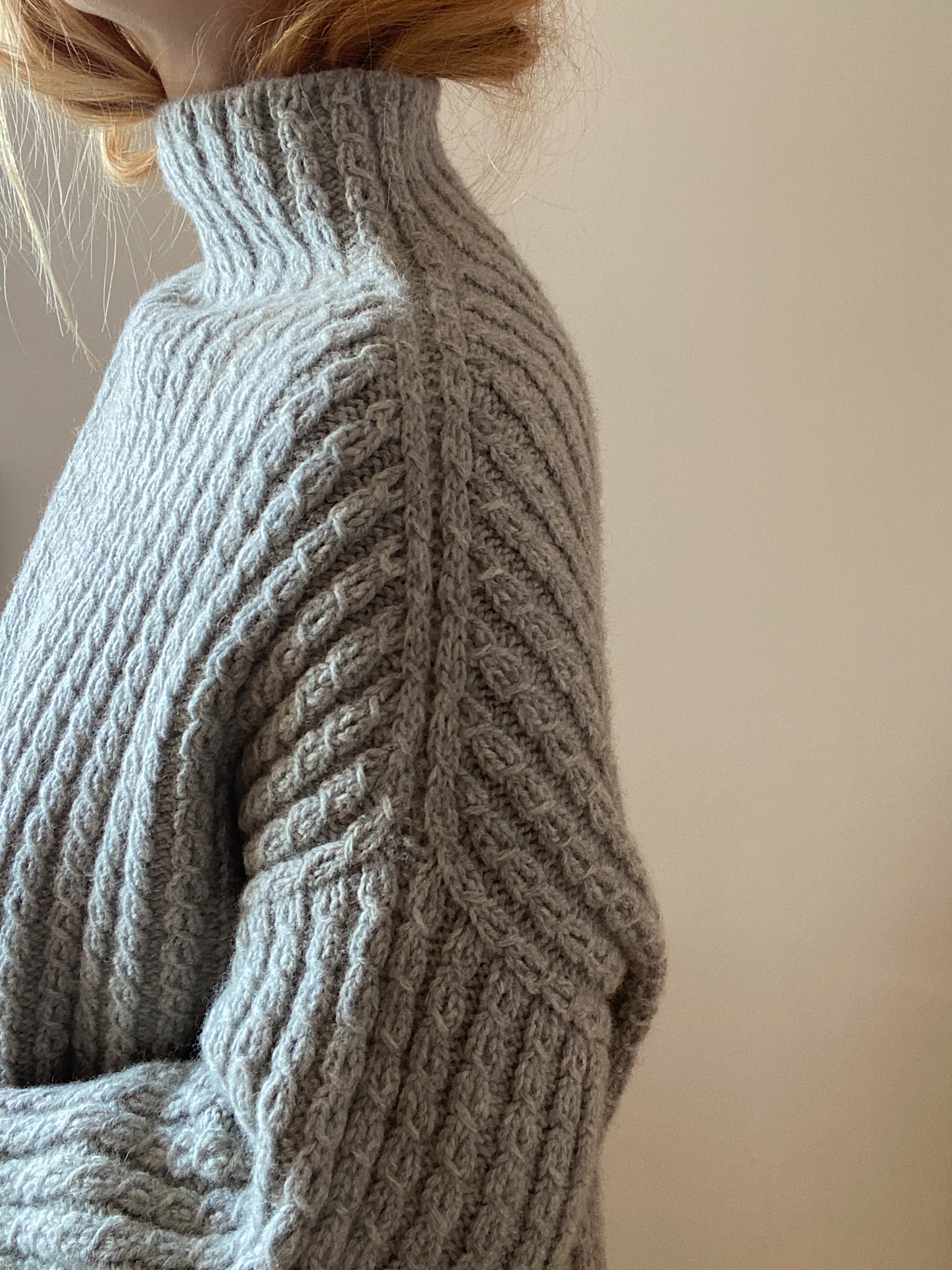 Sweater No. 19 - ENGLISH - Image 3