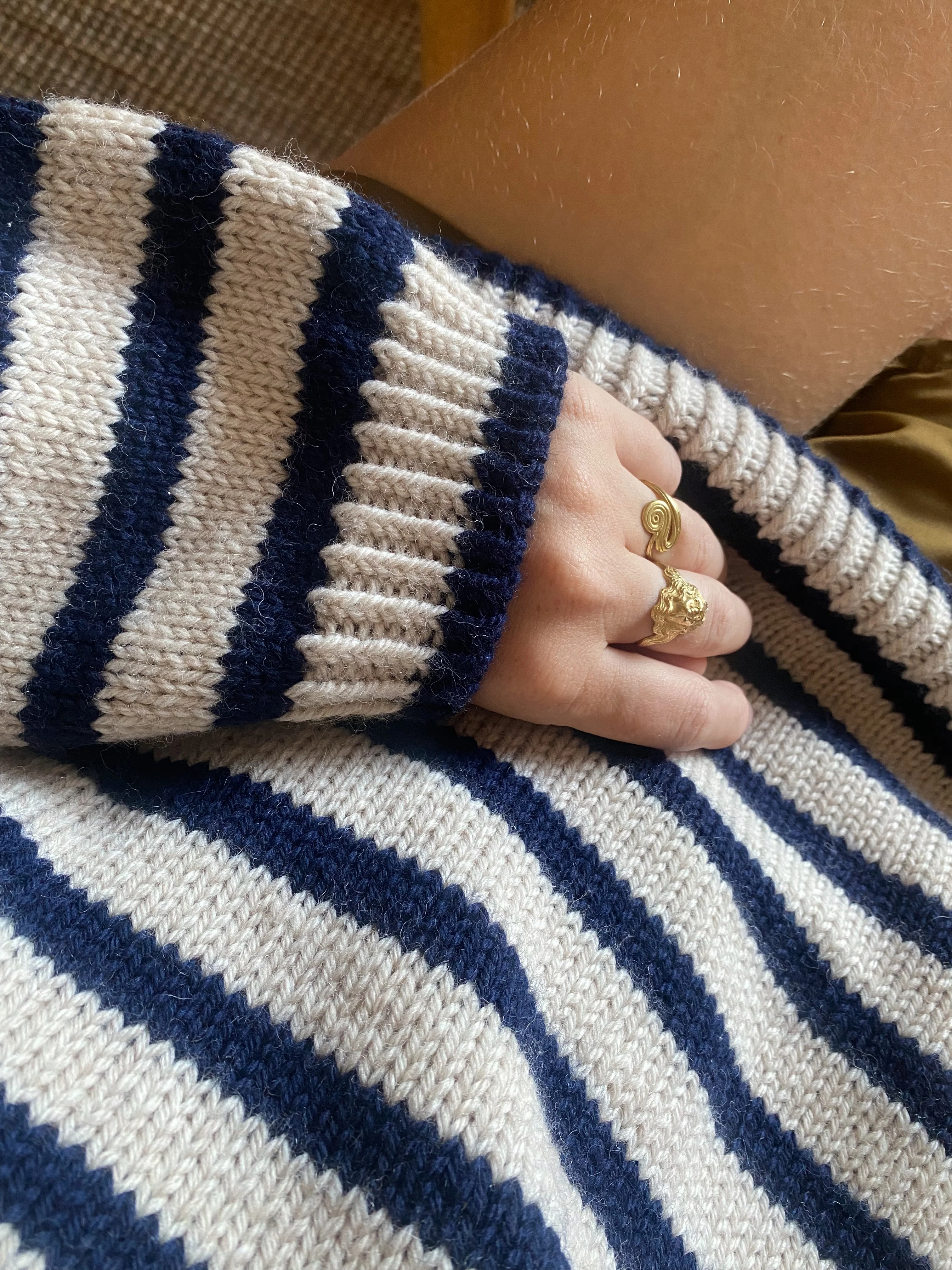 Sweater No. 22 - ENGLISH - Image 6